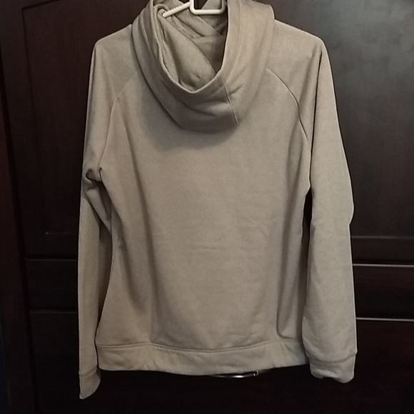 Grey hoodie with mountain image - Picture 2 of 4